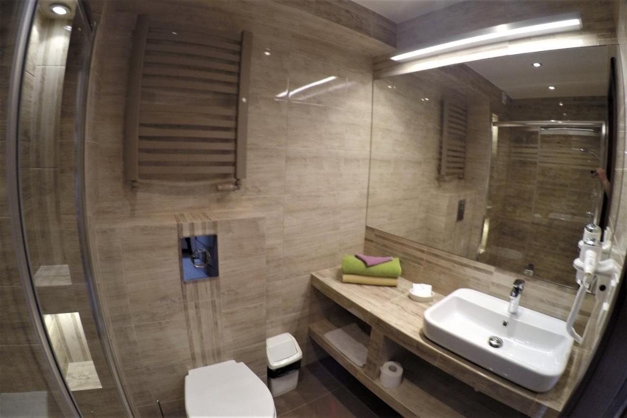 Hotel Gniewko *
